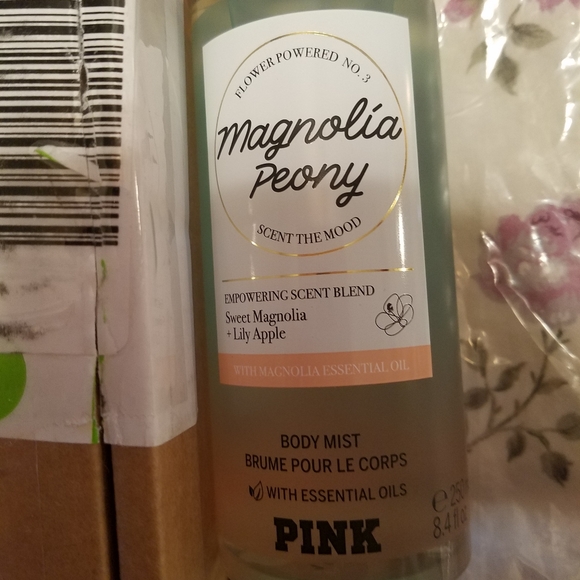 PinkVictoria Secret Magnolia Peony 8.4 fl.oz.Victoria's Secret body sprayNew - Picture 5 of 7